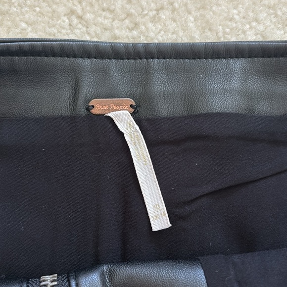 Free People Black Faux Leather Mini Skirt Full Zipper Size 10 - Picture 3 of 6